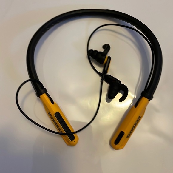 DeWalt Headphones Dewalt Bluetooth Headphones Poshmark